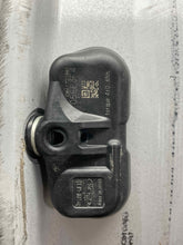 Load image into Gallery viewer, Wheel Rim LEXUS RX350 2009 - NW547503
