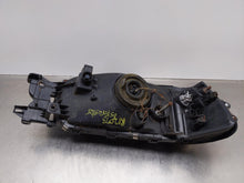 Load image into Gallery viewer, HEADLIGHT LAMP ASSEMBLY Subaru Forester 2005 05 Left - NW373057