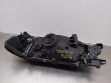 Load image into Gallery viewer, HEADLIGHT LAMP ASSEMBLY Subaru Forester 2005 05 Right - NW373058