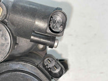 Load image into Gallery viewer, AIR RIDE COMPRESSOR CL550 CL600 CL63 CL65 S350 S400 S450 07-14 - NW547743