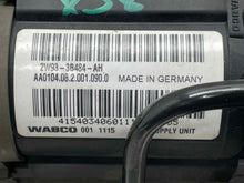 Load image into Gallery viewer, SUSPENSION AIR COMPRESSOR PUMP Vanden Pl XJ XJ8 XJ8L XJL XJR 04-09 - NW547742