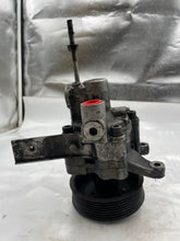 Load image into Gallery viewer, Power Steering Pump BMW 840I 1994 - NW163209