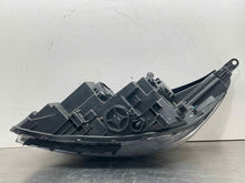 Load image into Gallery viewer, HEADLIGHT LAMP ASSEMBLY Kia Sorento 2019 19 2020 20 Right - NW549375