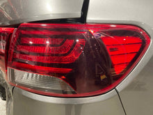 Load image into Gallery viewer, OUTER TAIL LIGHT LAMP Kia Sorento 2019 19 2020 20 Right - NW549311