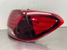 Load image into Gallery viewer, OUTER TAIL LIGHT LAMP Kia Sorento 2019 19 2020 20 Right - NW549311
