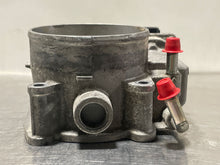 Load image into Gallery viewer, THROTTLE BODY Range Rover Sport LR3 2005 05 2006 06 4.4L - NW246457