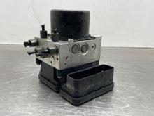 Load image into Gallery viewer, ABS Pump Dodge 300C 2013 - NW549986