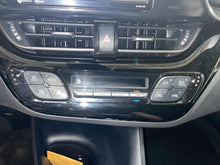 Load image into Gallery viewer, Temperature Controls C-HR 2018 - NW549672