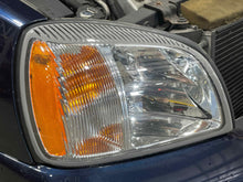 Load image into Gallery viewer, HEADLIGHT LAMP ASSEMBLY Cadillac Deville DHS DTS 00 01 02 Right - NW550661