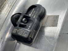 Load image into Gallery viewer, Wheel Rim Cadillac STS 2008 - NW552356