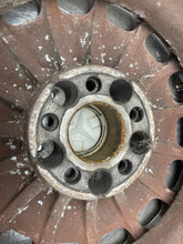Load image into Gallery viewer, WHEEL 300E 420 350 560SEC 560SEL 16x6.5 88 89 90 91 - NW377001