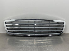 Load image into Gallery viewer, GRILLE Mercedes C320 C240 C2303 2001 01 2002 02 2003 03 2004 04 Upper - NW556916