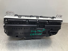Load image into Gallery viewer, Speedometer Cluster Ford Taurus 2013 - NW377984