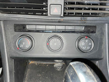 Load image into Gallery viewer, Temperature Controls Volkswagen Jetta 2020 - NW553378