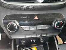 Load image into Gallery viewer, Temperature Controls Hyundai Tucson 2019 - NW553365