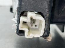 Load image into Gallery viewer, Fuse Box Ford Escape 2006 - NW247064