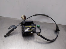 Load image into Gallery viewer, Floor Shifter Jaguar XJ8 2005 - NW396907