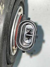 Load image into Gallery viewer, HEADLIGHT LAMP ASSEMBLY Venza 09 10 11 12 13 14 15 16 Right - NW556953