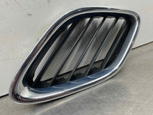 Load image into Gallery viewer, GRILLE Saab 9-3 2003 03 04 05 06 07 Upper End Left - NW98653