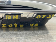 Load image into Gallery viewer, GRILLE Saab 9-3 2003 03 04 05 06 07 Upper End Left - NW98653