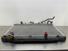 Load image into Gallery viewer, RADIATOR Toyota Venza 09 10 11 12 13 14 15 16 - NW427365