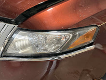 Load image into Gallery viewer, Headlight Lamp Assembly Lincoln MKT 2010 - NW558237