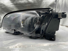 Load image into Gallery viewer, HEADLIGHT LAMP ASSEMBLY 325ci 325i 330ci 330i 330xi M3 02-06 Left - NW431670
