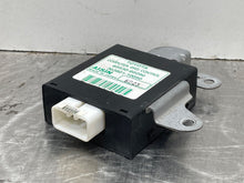 Load image into Gallery viewer, TRANSFER CASE CONTROL MODULE COMPUTER Lexus GX470 2003-2009 - NW433027