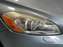Load image into Gallery viewer, HEADLIGHT LAMP ASSEMBLY Volvo C70 V70 XC70 11 12 13 Right - NW559302
