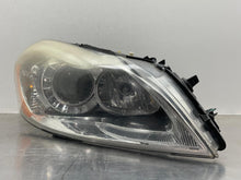 Load image into Gallery viewer, HEADLIGHT LAMP ASSEMBLY Volvo C70 V70 XC70 11 12 13 Right - NW559302