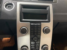 Load image into Gallery viewer, RADIO Volvo 40 Series C30 C70 S40 V50 V70 XC70 09 10 11 12 13 AM FM CD - NW559428
