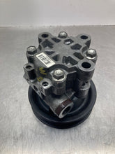 Load image into Gallery viewer, Power Steering Pump Chrysler 300 2007 - NW443107