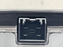 Load image into Gallery viewer, Inverter Chevrolet Malibu 2017 - NW560080