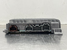 Load image into Gallery viewer, RADIO AMPLIFIER Chevrolet Malibu 2016 16 2017 17 - NW560232