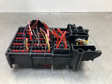 Load image into Gallery viewer, FUSE BOX E300d E320 E430 E500 E55 99 00 01 02 03 - NW276032