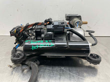 Load image into Gallery viewer, AIR RIDE COMPRESSOR Range Rover 06 07 08 09 10 11 12 13 14 - NW563172
