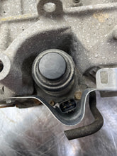 Load image into Gallery viewer, Carrier Assembly Honda HR-V 2020 - NW474199