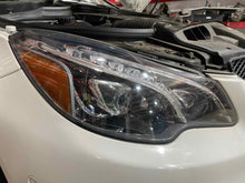 Load image into Gallery viewer, HEADLIGHT LAMP ASSEMBLY E250 Van E250D E300 E350 E400 E550 E63 14-17 Right - NW474636