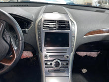 Load image into Gallery viewer, Radio Lincoln MKZ 2020 - NW563857