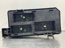 Load image into Gallery viewer, Fuse Box Cadillac DTS 2010 - NW538430