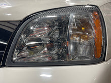 Load image into Gallery viewer, HEADLIGHT LAMP ASSEMBLY Cadillac Deville DHS DTS 2003 03 Left - NW476605