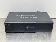 Load image into Gallery viewer, CD CHANGER C240 C320 C230 2001 01 2002 02 03 04 05 06 - NW480629