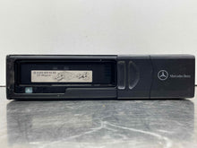 Load image into Gallery viewer, CD CHANGER C240 C320 C230 2001 01 2002 02 03 04 05 06 - NW480629