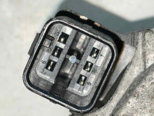 Load image into Gallery viewer, THROTTLE BODY 228I 320i 328D 328i 328I GT 428i 528D 528i X1 X3 X4 12-15 - NW565669
