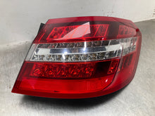 Load image into Gallery viewer, OUTER TAIL LIGHT LAMP E300 E350 E400 E550 E63 10 11 12 13 Right - NW490898