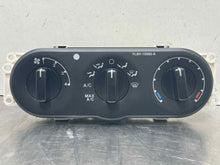 Load image into Gallery viewer, Temperature Controls Ford Escape 2005 - NW99059
