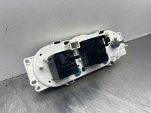 Load image into Gallery viewer, Temperature Controls Ford Escape 2005 - NW99059