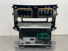 Load image into Gallery viewer, RADIO Honda Accord 2008 08 2009 09 AM FM 6CD - NW565411