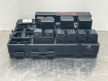 Load image into Gallery viewer, FUSE BOX Altima 2002 02 2003 03 2004 04 2005 05 2006 06 - NW566043