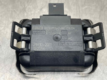 Load image into Gallery viewer, WINDOW CONTROL MODULE COMPUTER LR2 LR4 Range Rover Sport 10-15 - NW499591